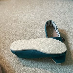 Tom’s classic Harbor Blue